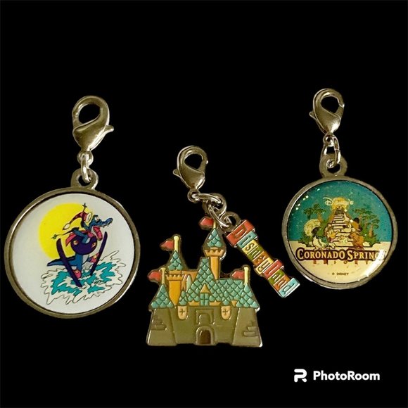 Vintage Disney 3 Charm Lot Cinderella Castle Blizzard Beach Coronado Springs - Picture 2 of 12